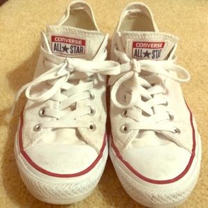 WHITE low top barely worn Converse